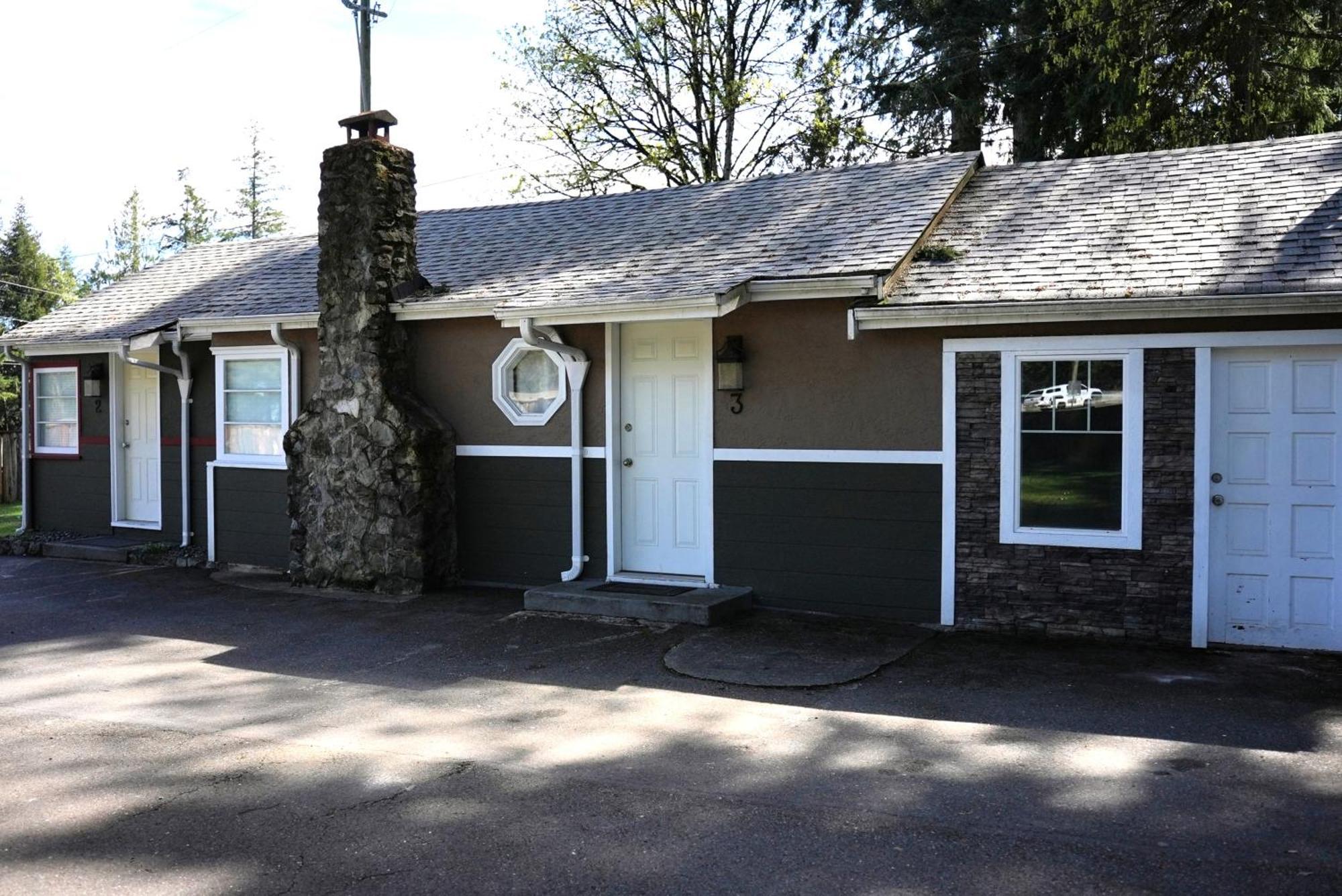 Malahat Bungalows Motel エクステリア 写真