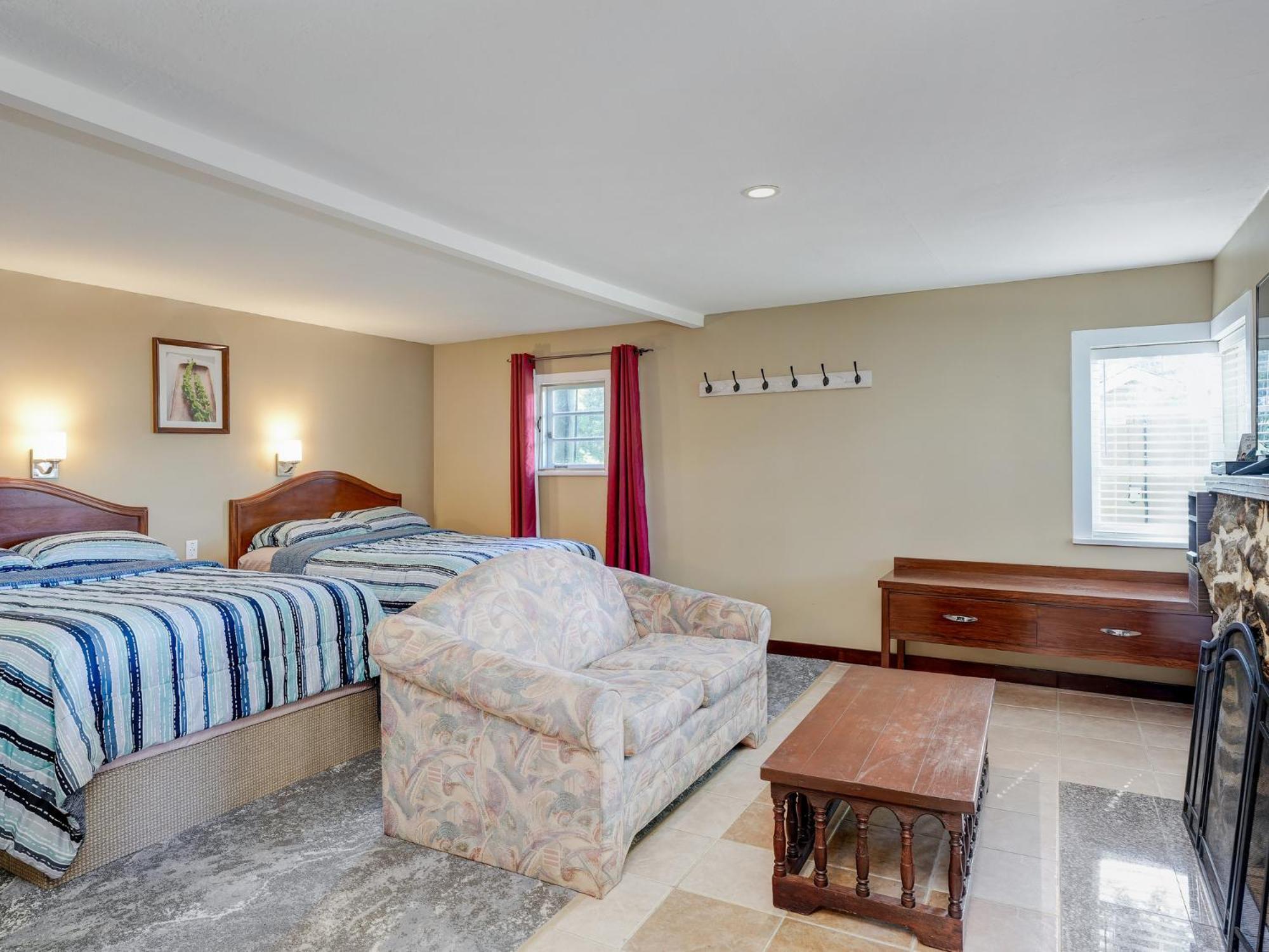 Malahat Bungalows Motel エクステリア 写真