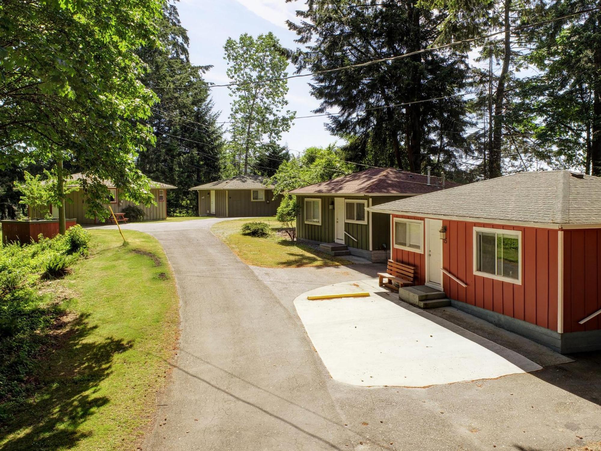 Malahat Bungalows Motel エクステリア 写真